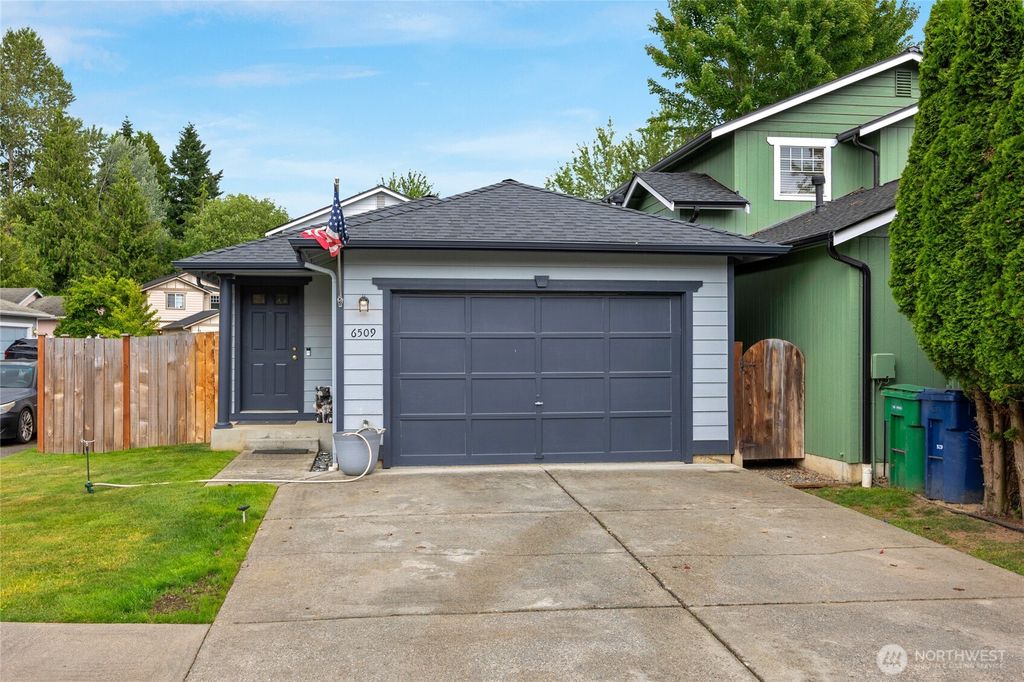 Photo of 6509 79th Pl NE Pl, Marysville, WA 98270 (MLS # 2401382)