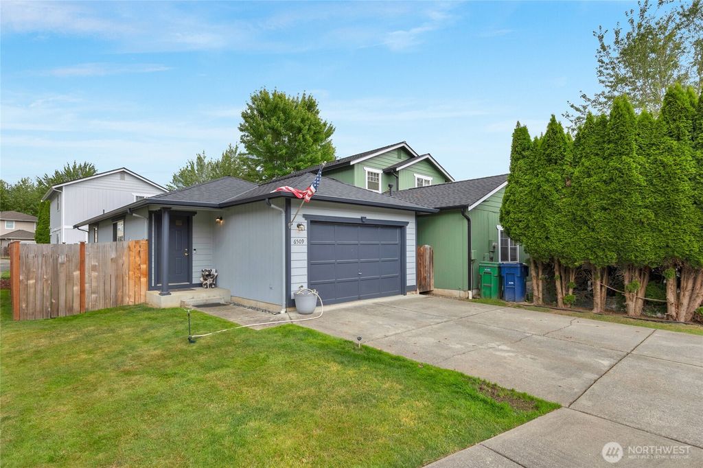 Photo of 6509 79th Pl NE Pl, Marysville, WA 98270 (MLS # 2401382)