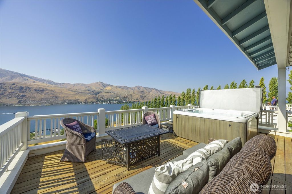 Photo of 326 Porcupine Lane, Chelan, WA 98816 (MLS # 2484658)
