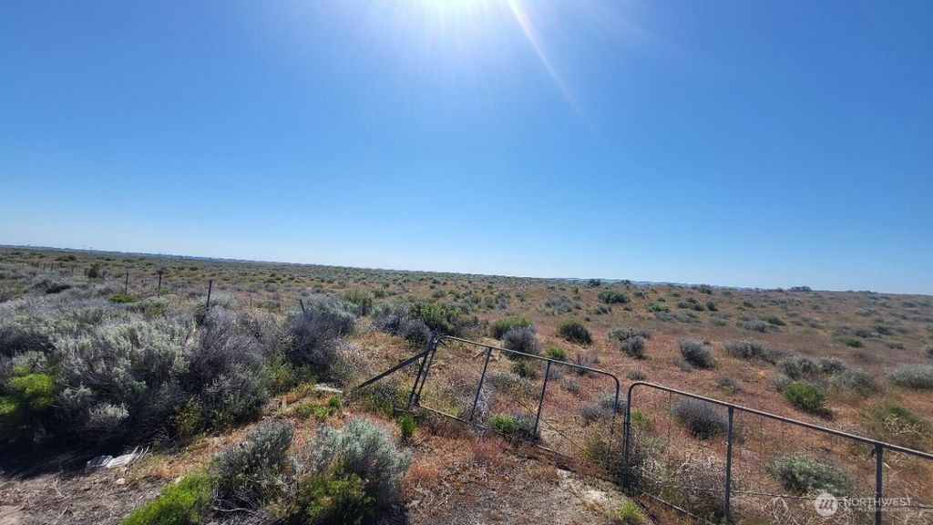 Photo of 0 Parcel No. 161567000, Moses Lake, WA 98837 (MLS # 2515562)