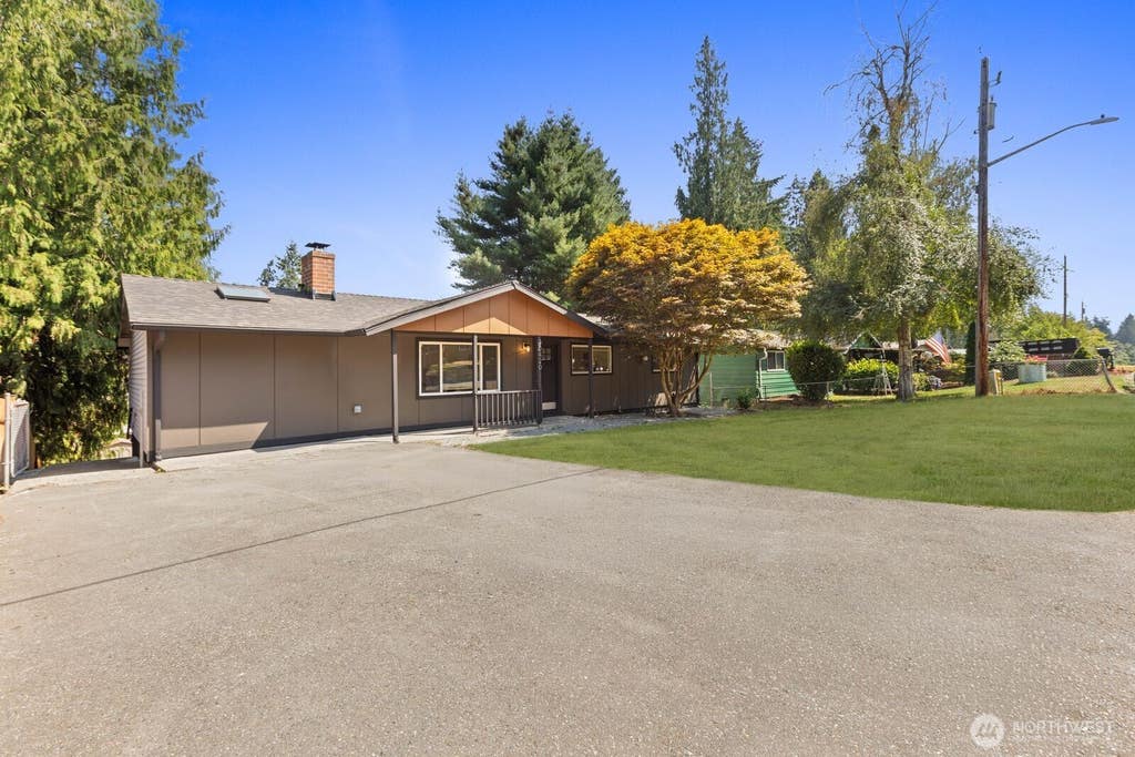 Photo of 30420 2nd Avenue S, Federal Way, WA 98003 (MLS # 2567330)