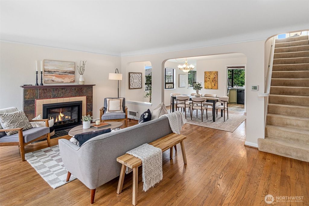 Photo of 555 Galer Street, Seattle, WA 98109 (MLS # 2506316)