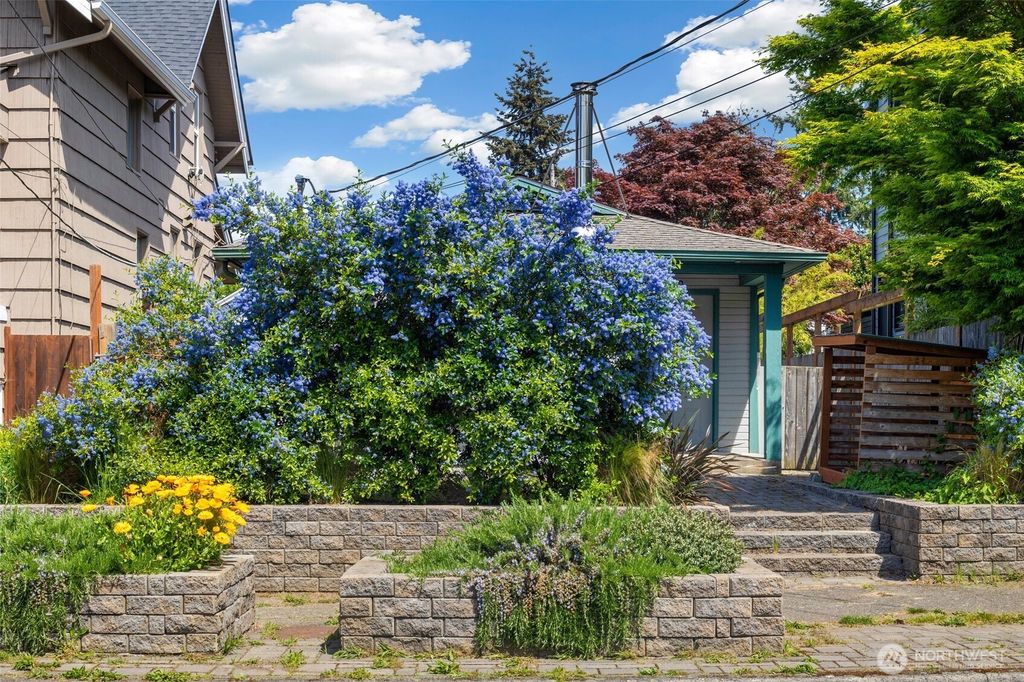 Photo of 520 N 79th Street, Seattle, WA 98103 (MLS # 2523288)