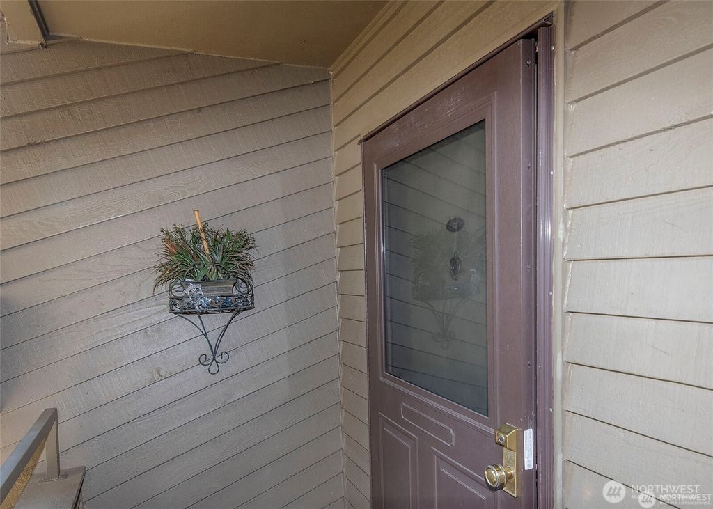 Photo of 134 SW 116th Street #H-21, Seattle, WA 98146 (MLS # 2437758)