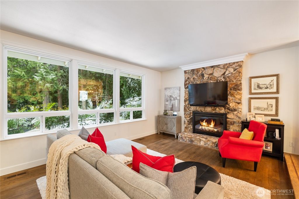 Photo of 2223 207th Avenue SE, Sammamish, WA 98075 (MLS # 2332518)