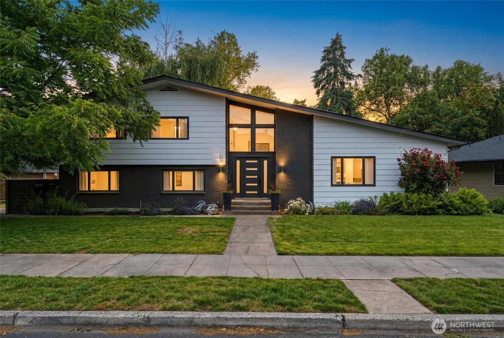 21 N Bellevue Avenue
