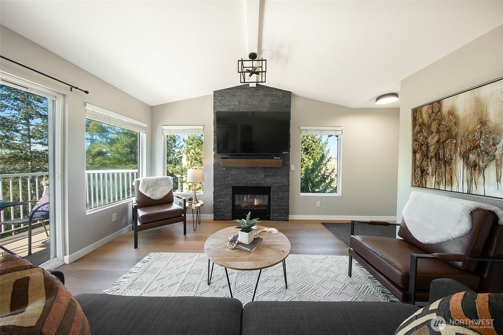 Photo of 710 240th Way SE #H302, Sammamish, WA 98074 (MLS # 2333492)