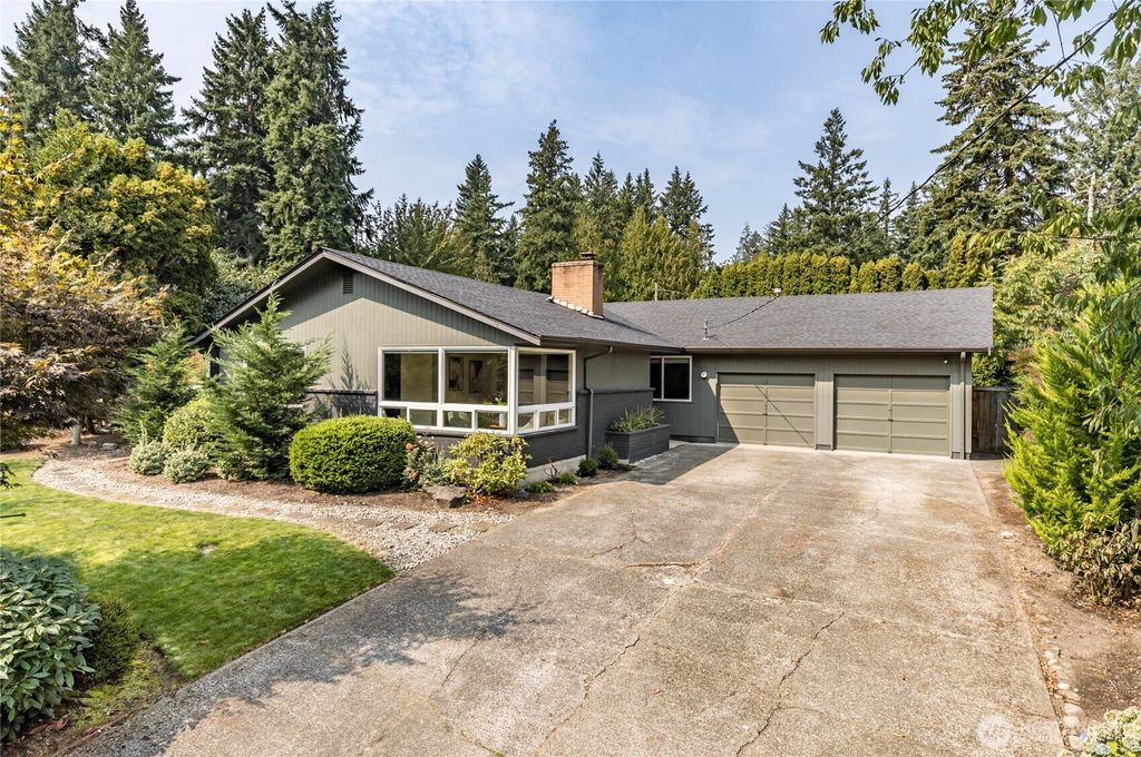 Photo of 16512 SE 28th Street, Bellevue, WA 98008 (MLS # 2431249)
