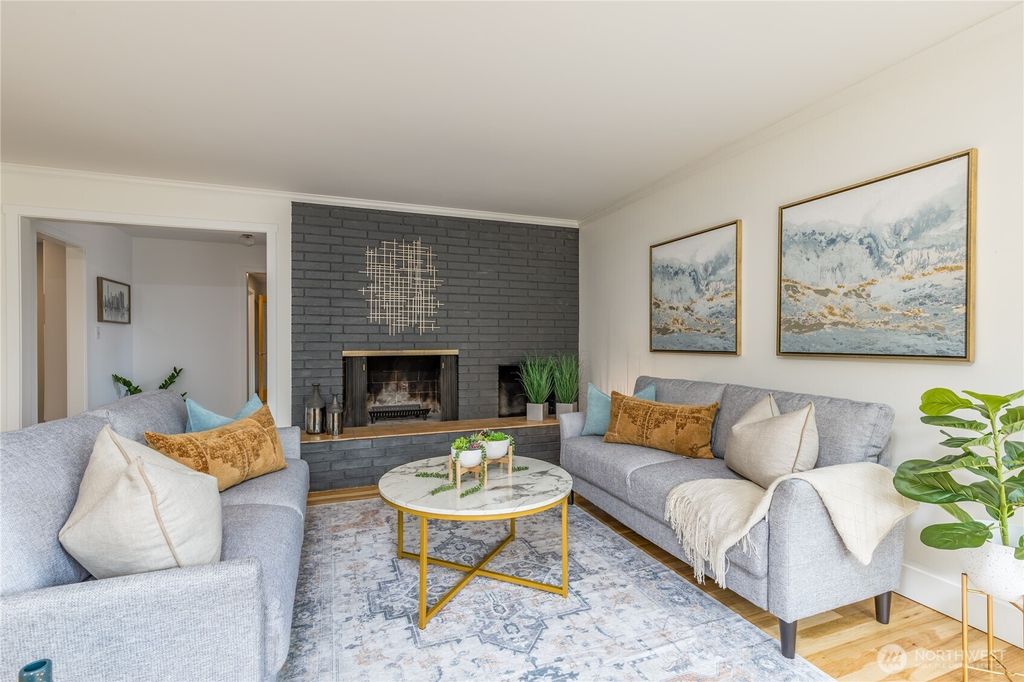 Photo of 16512 SE 28th Street, Bellevue, WA 98008 (MLS # 2431249)