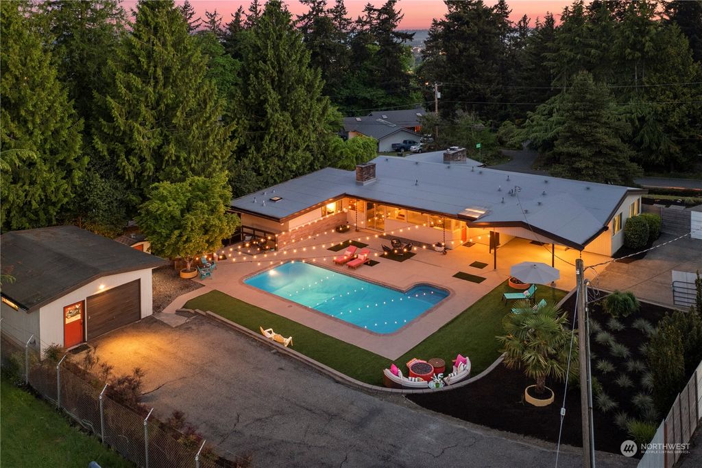 Photo of 616 E Guiberson Street, Kent, WA 98030 (MLS # 2214500)