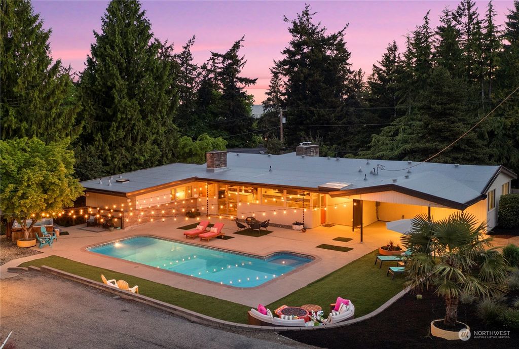Photo of 616 E Guiberson Street, Kent, WA 98030 (MLS # 2214500)