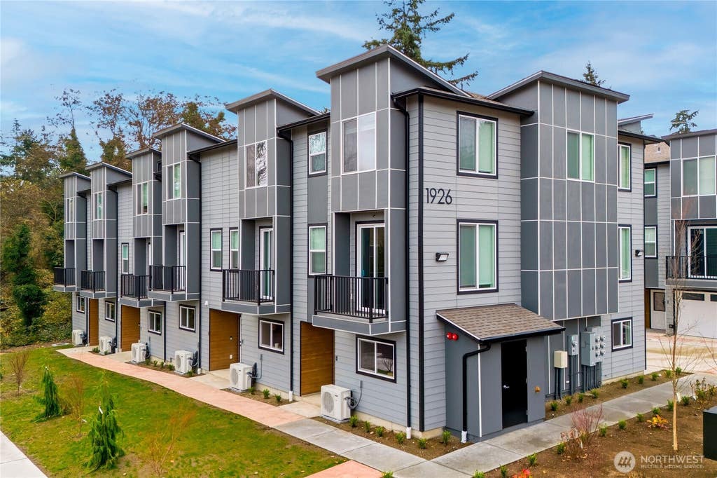 Photo of 1926 S Washington Street #B206, Tacoma, WA 98405 (MLS # 2572653)