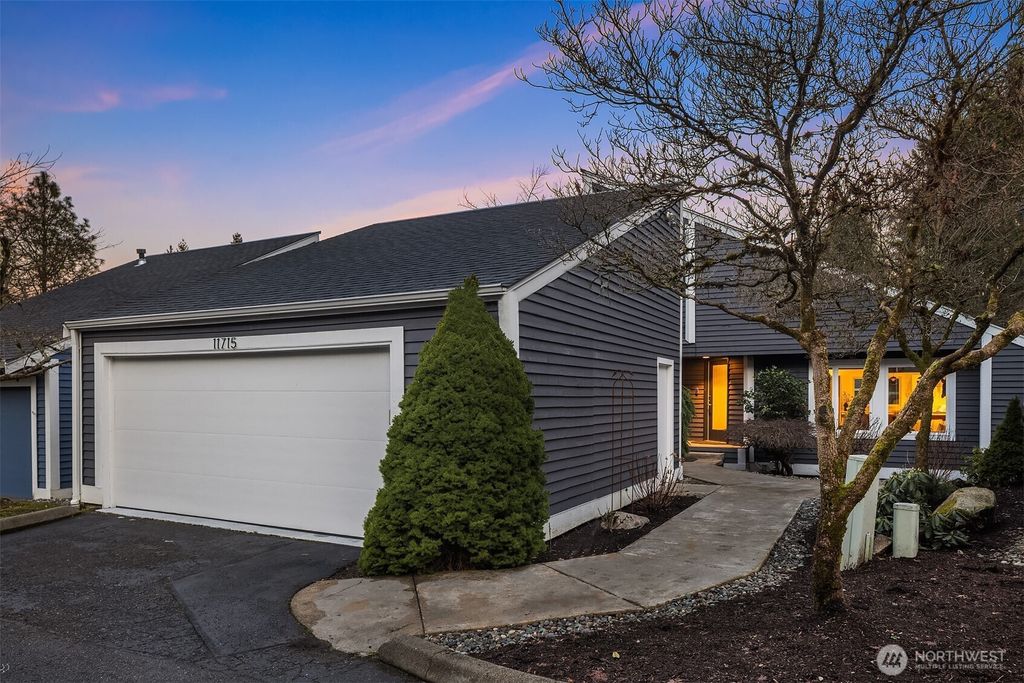 Photo of 11715 NE 105th Lane, Kirkland, WA 98033 (MLS # 2478915)