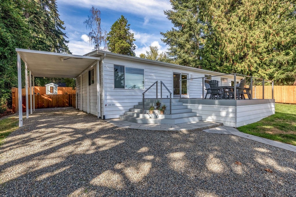 Photo of 16733 98th Avenue SW, Vashon, WA 98070 (MLS # 2594277)
