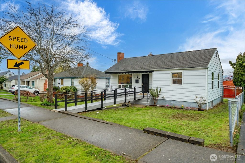 Photo of 13856 37th Avenue S, Tukwila, WA 98168 (MLS # 2498717)