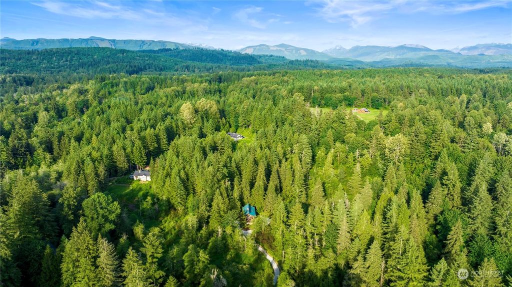 Photo of 33431 NE Stossel Creek Way, Duvall, WA 98019 (MLS # 2251929)