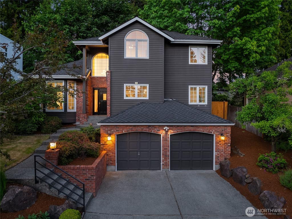 Photo of 1010 106th Avenue SE, Bellevue, WA 98004 (MLS # 2555788)