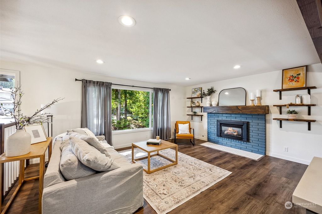 Photo of 5827 172nd Place SW, Lynnwood, WA 98037 (MLS # 2157453)