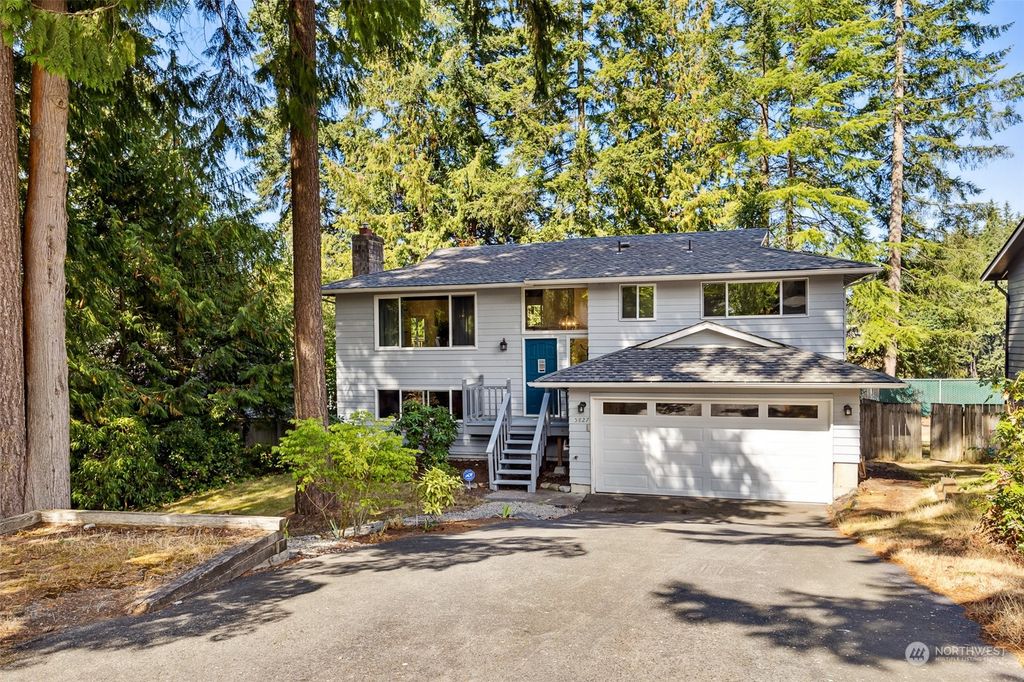 Photo of 5827 172nd Place SW, Lynnwood, WA 98037 (MLS # 2157453)