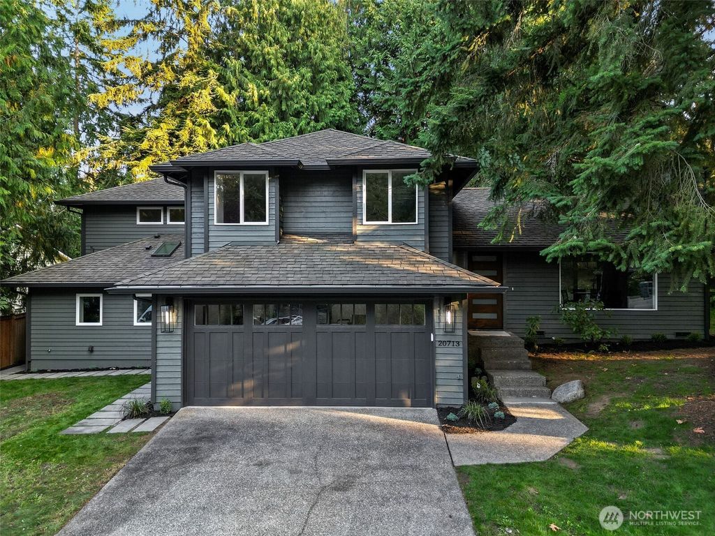 Photo of 20713 NE 44th Street, Sammamish, WA 98074 (MLS # 2437910)