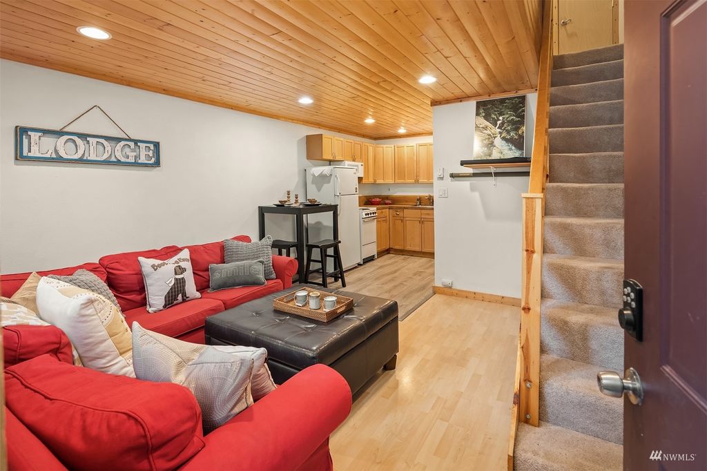 Photo of 370 E Hyak Drive #5, Snoqualmie Pass, WA 98068 (MLS # 1985167)