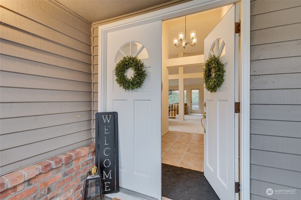 Photo of 24313 SE 41st Place #9, Sammamish, WA 98029 (MLS # 2033859)