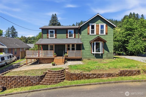 Photo of 1313 NW Couch Street, Camas, WA 98607 (MLS # 2533946)