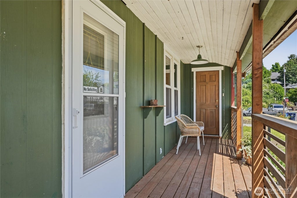 Photo of 1313 NW Couch Street, Camas, WA 98607 (MLS # 2533946)