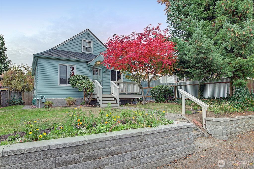 Photo of 4021 40th Avenue SW, Seattle, WA 98116 (MLS # 2446393)