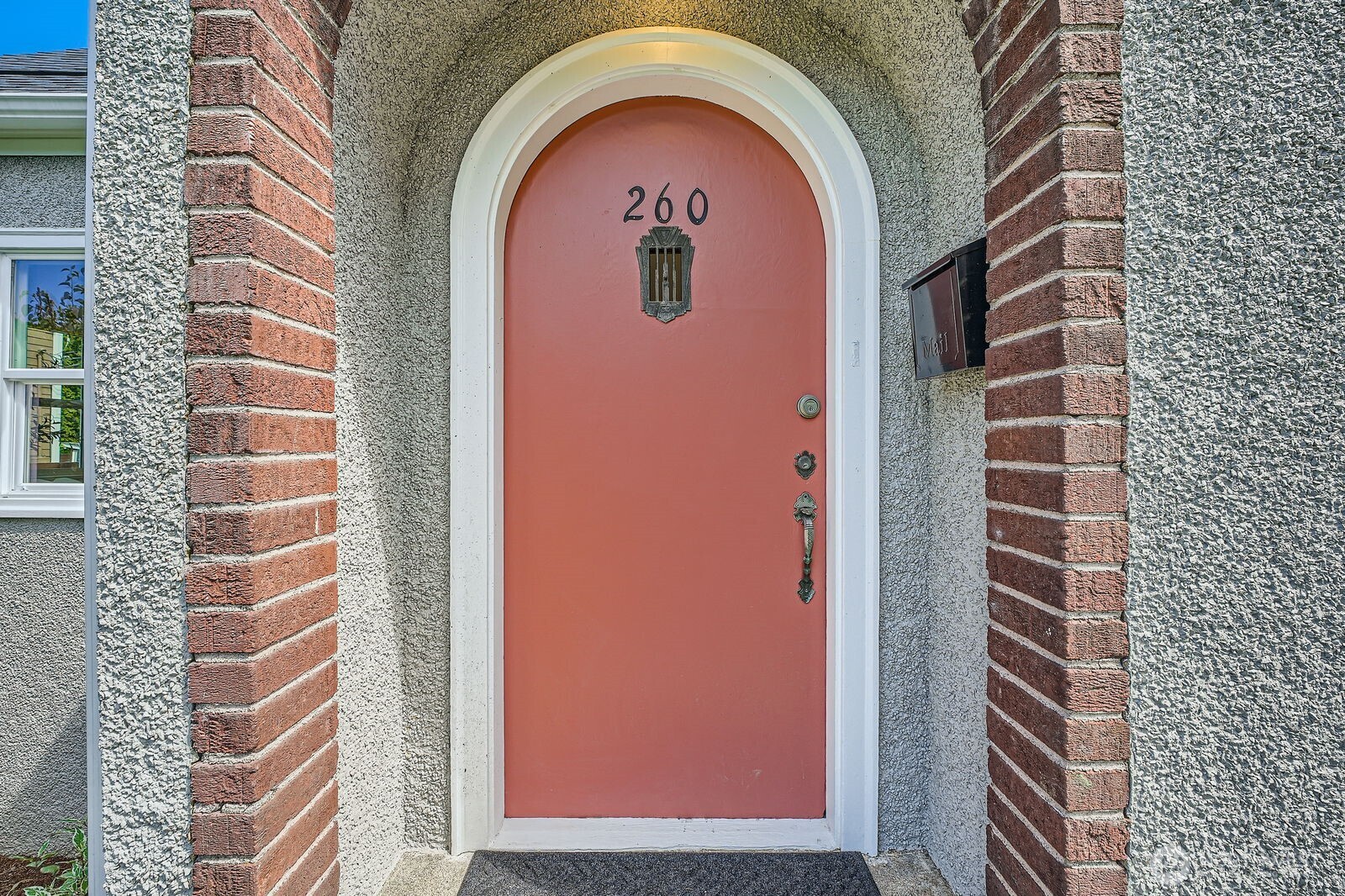 260 E Sunset Way