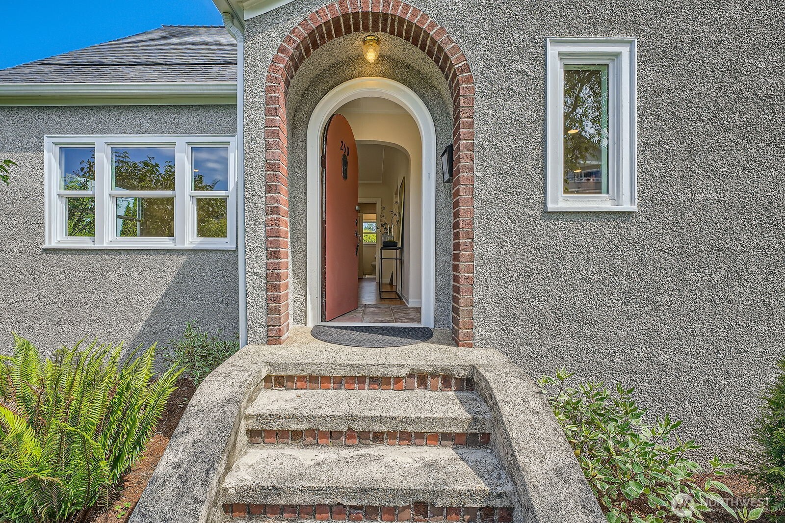 260 E Sunset Way