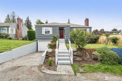 Photo of 9417 44th Place NE, Seattle, WA 98115 (MLS # 2520574)