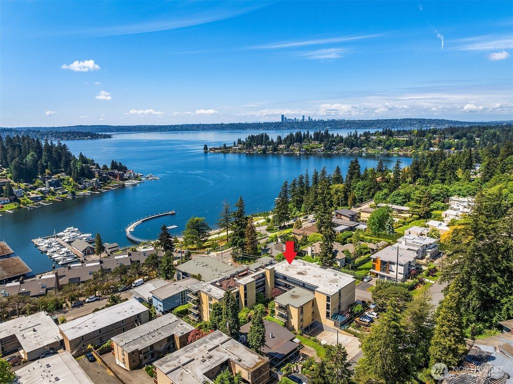 Photo of 9909 NE 1st ST #306, Bellevue, WA 98004 (MLS # 2526826)