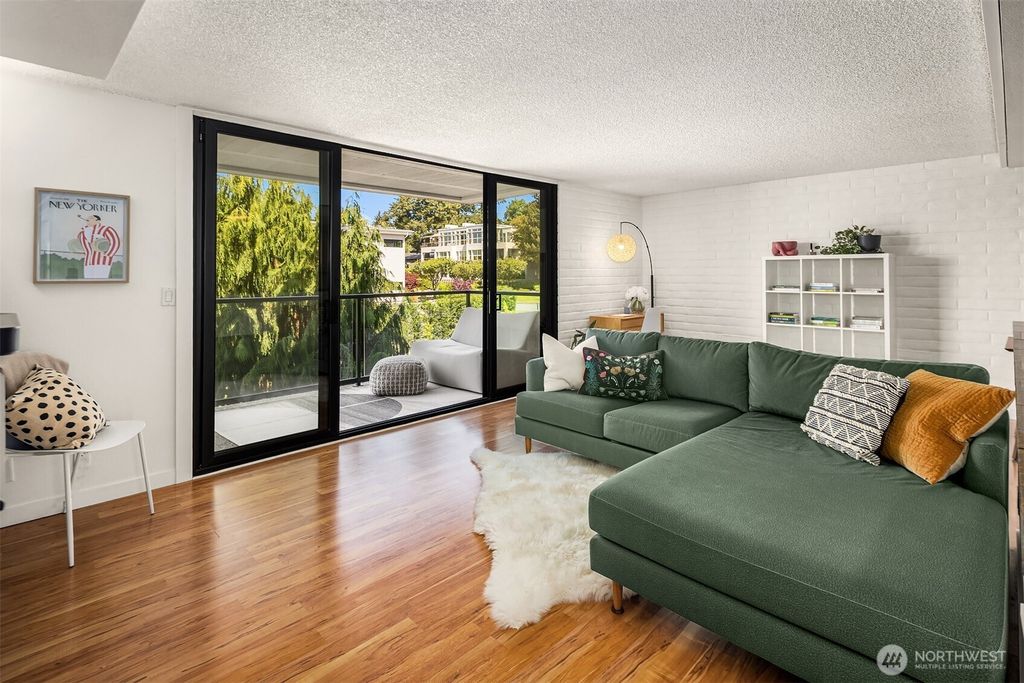 Photo of 9909 NE 1st ST #306, Bellevue, WA 98004 (MLS # 2526826)