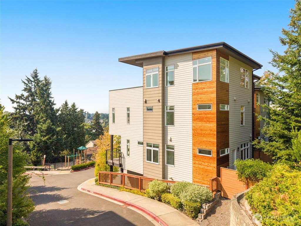Photo of 4018 129th Place SE #4, Bellevue, WA 98006 (MLS # 2573191)