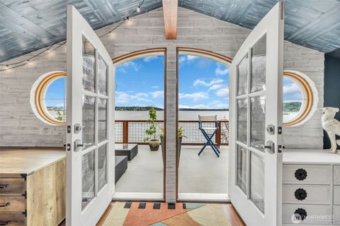 1811 Bay Street Port Orchard WA 98366