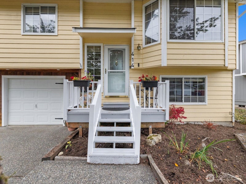414 97th Avenue SE