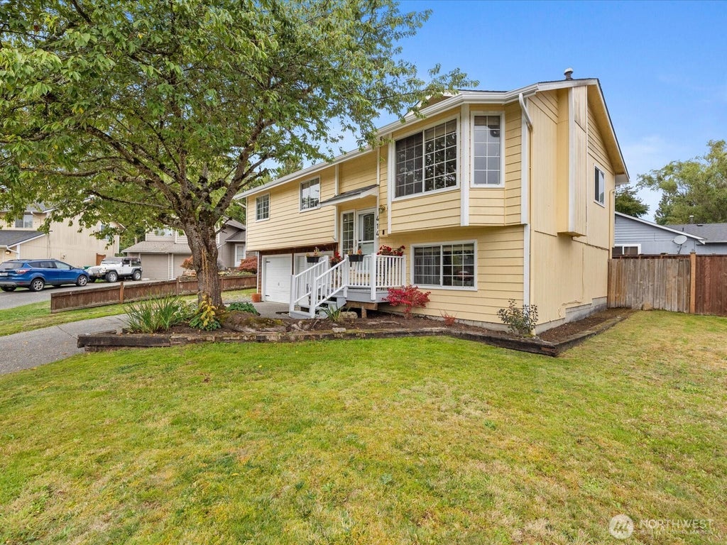 Photo of 414 97th Avenue SE, Lake Stevens, WA 98296 (MLS # 2562745)