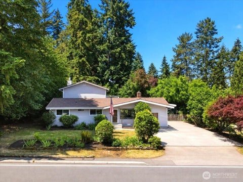 Photo of 15621 84th Avenue NE, Kenmore, WA 98028 (MLS # 2551747)