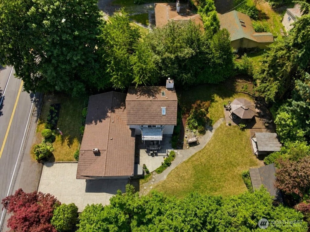 Photo of 15621 84th Avenue NE, Kenmore, WA 98028 (MLS # 2551747)