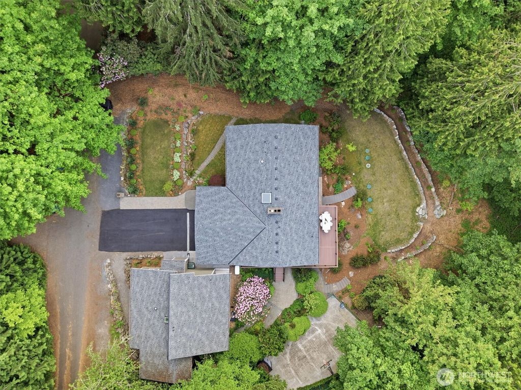 Photo of 20224 SE 26th Street, Sammamish, WA 98075 (MLS # 2521593)