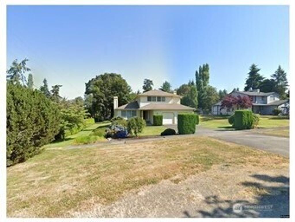 Photo of 814 S 245th Street, Des Moines, WA 98198 (MLS # 2354704)