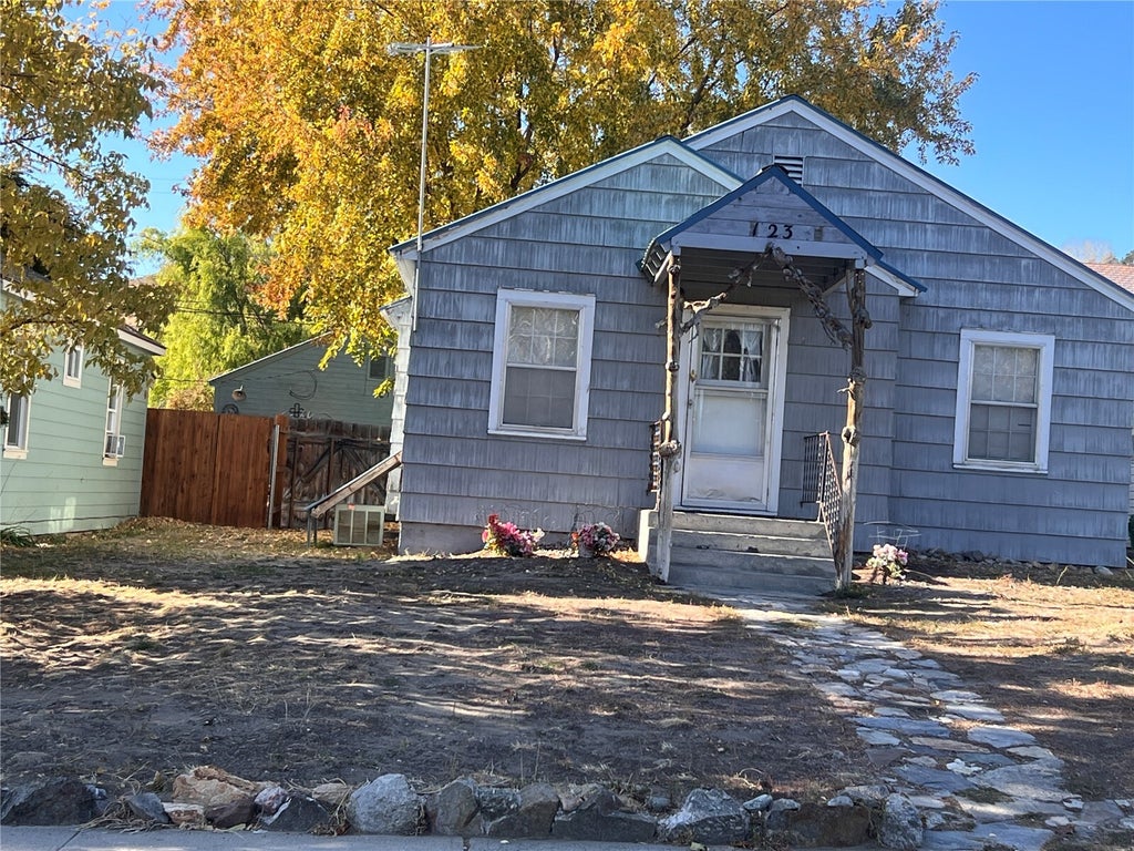Photo of 123 N Birch St St, Omak, WA 98841 (MLS # 2596197)
