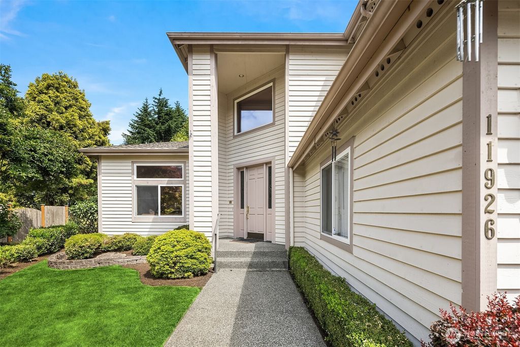 Photo of 11926 SE 198th Court, Kent, WA 98031 (MLS # 2396345)
