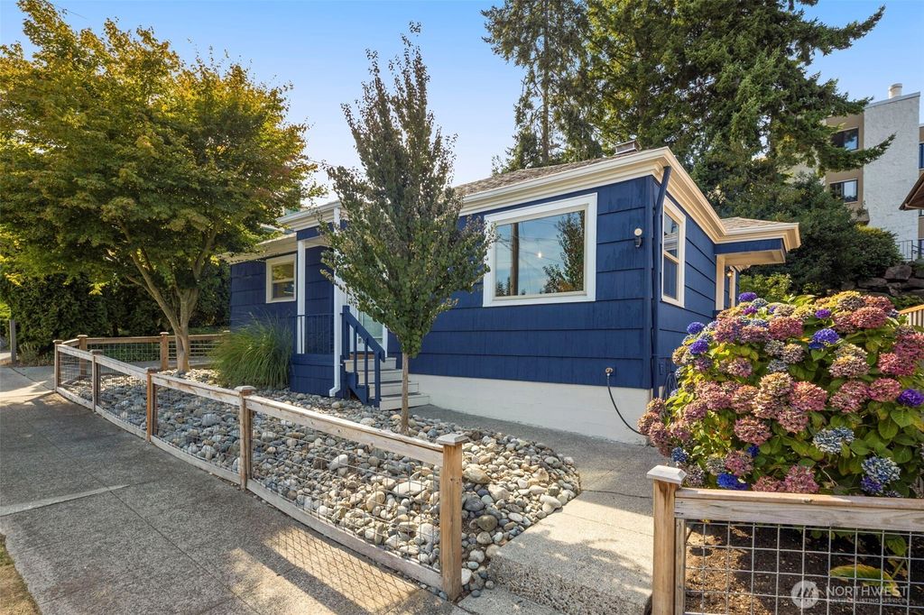 Photo of 410 6th Avenue S, Edmonds, WA 98020 (MLS # 2427438)