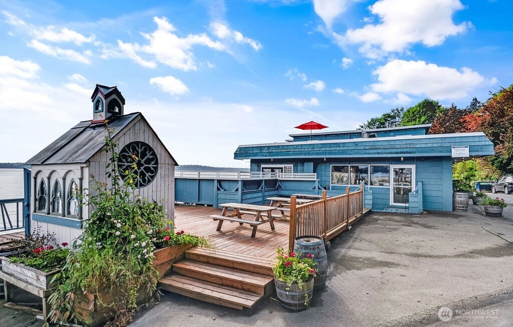 10824 Vashon Highway SW