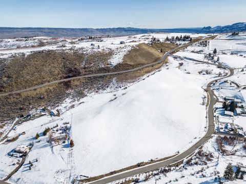 Photo of 4 NNA Wheeler Hill Road, Wenatchee, WA 98801 (MLS # 2466133)