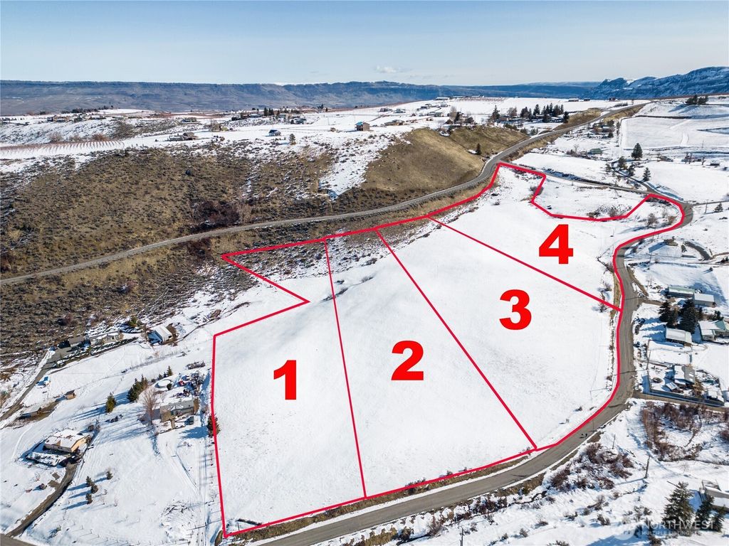 Photo of 4 NNA Wheeler Hill Road, Wenatchee, WA 98801 (MLS # 2466133)