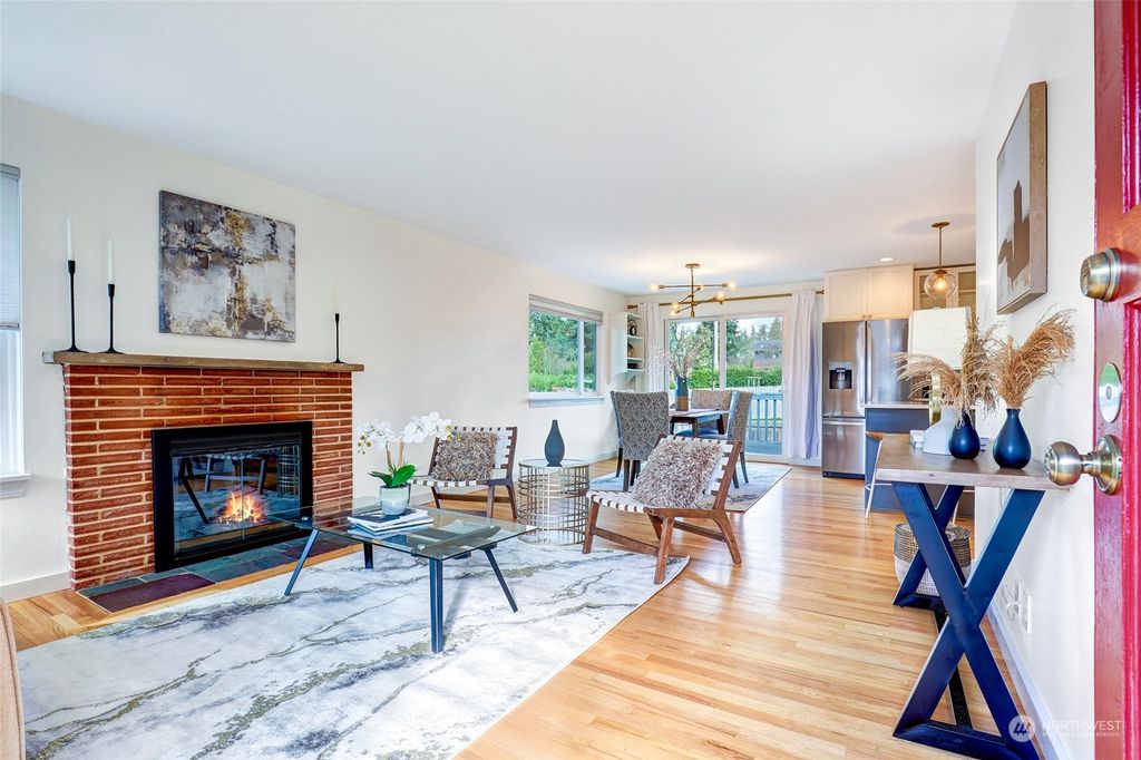 Photo of 1438 NW 195th Street, Shoreline, WA 98177 (MLS # 2203275)