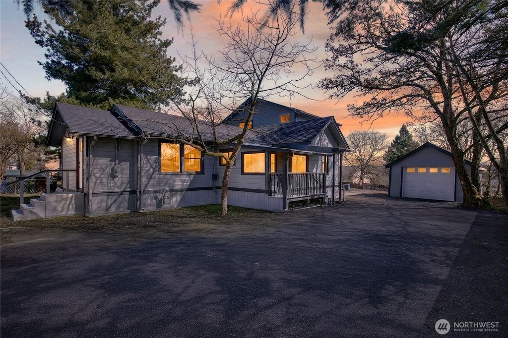 Photo of 6931 S Tyler Street, Tacoma, WA 98409 (MLS # 2502451)